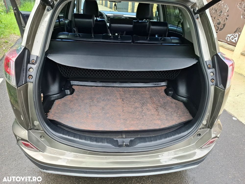 Toyota RAV4 2.5 VVT-i 4x4 Luxury - 9