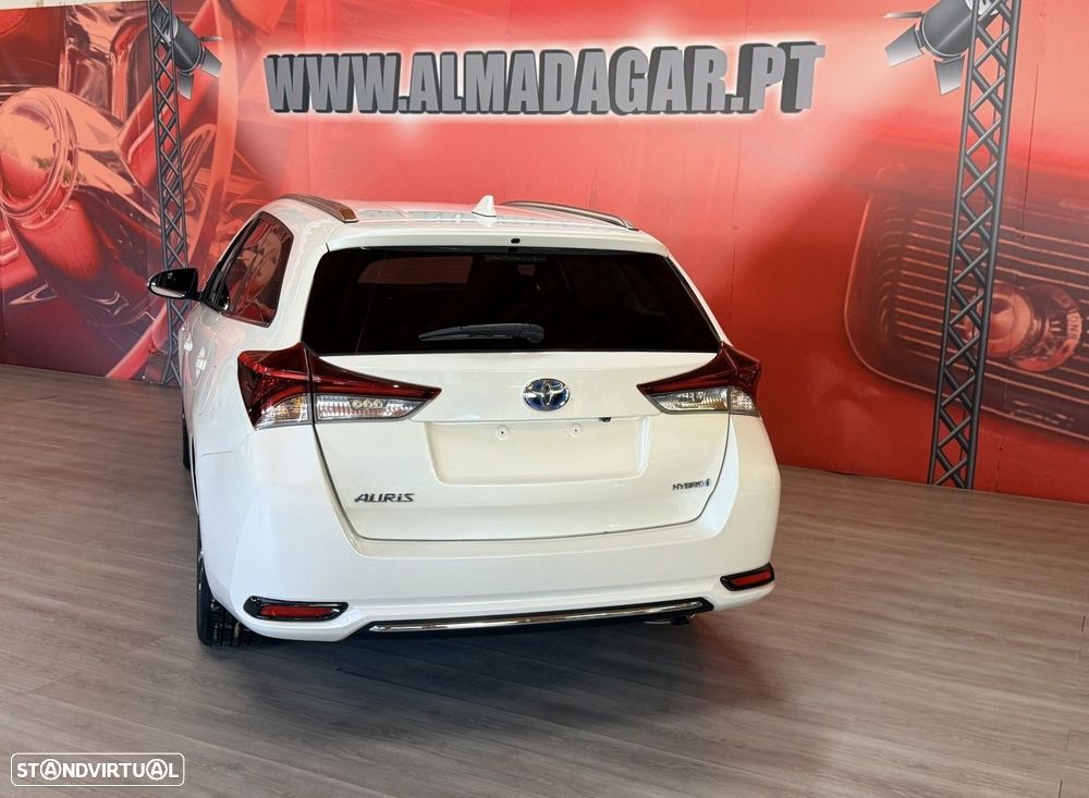 Toyota Auris Touring Sports 1.8 HSD Comfort +P.Sport+Navi - 5