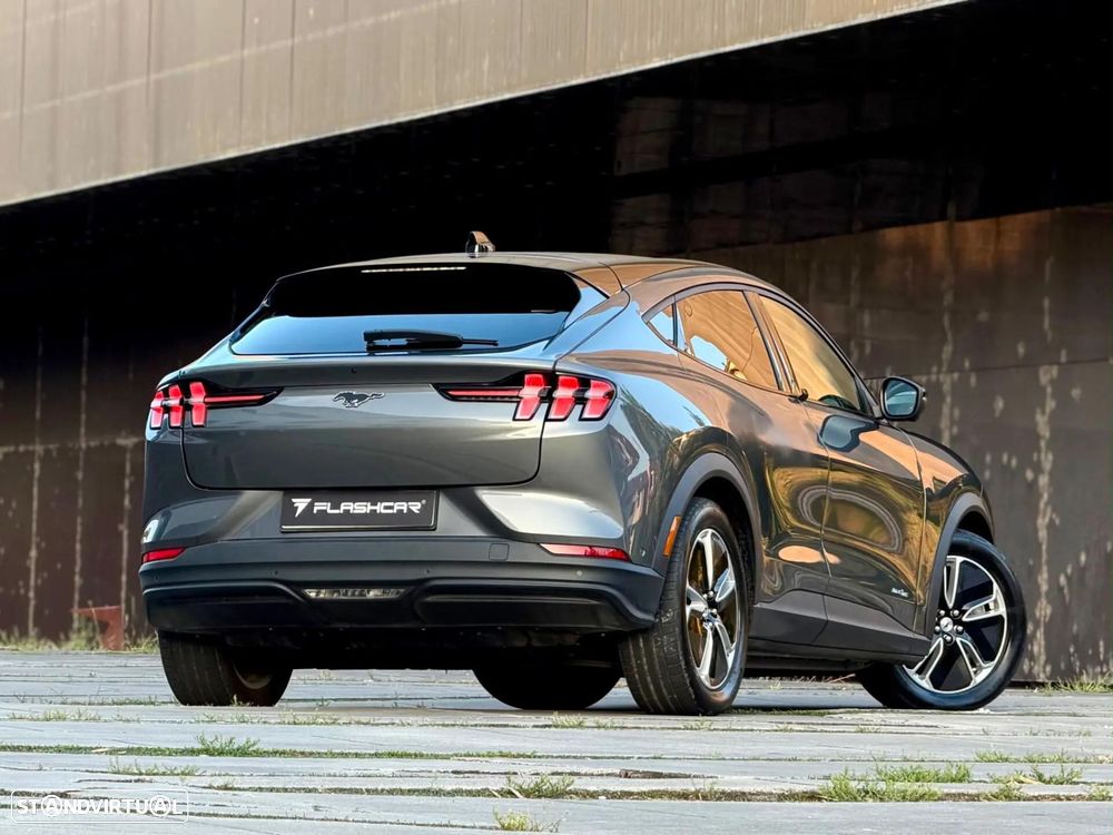Ford Mustang Mach-E 75.7 kWh Premium AWD - 34