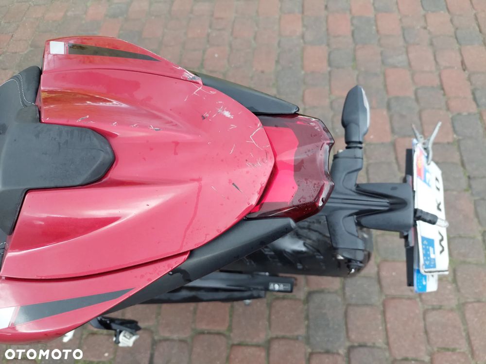 Triumph Street Triple - 13