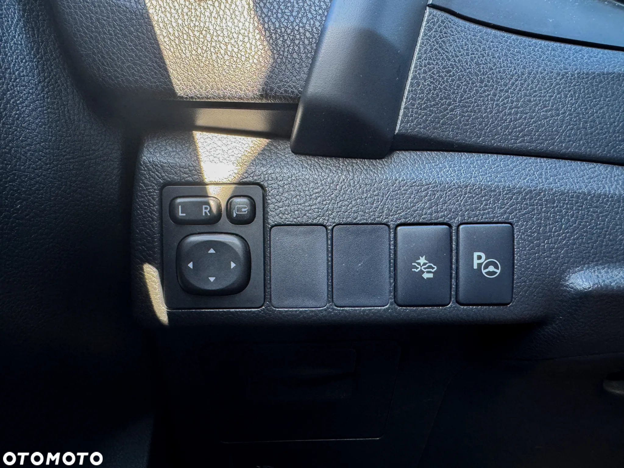 Toyota Auris Hybrid 135 Prestige - 12