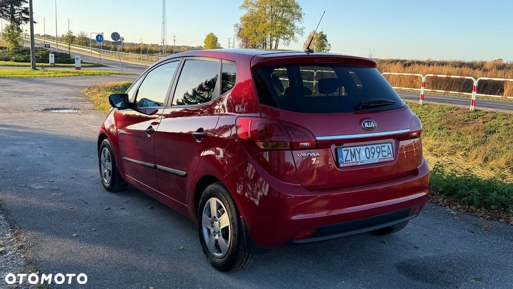 Kia Venga - 24
