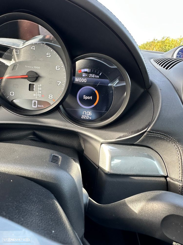 Porsche 718 Cayman - 31