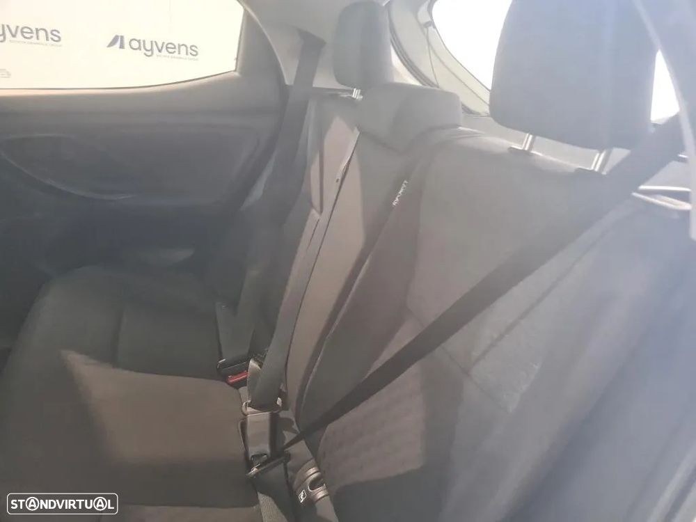 Toyota Yaris 1.5 HDF Comfort Plus - 9