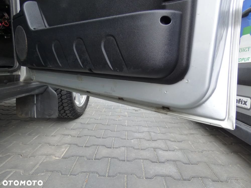 Land Rover Discovery - 33