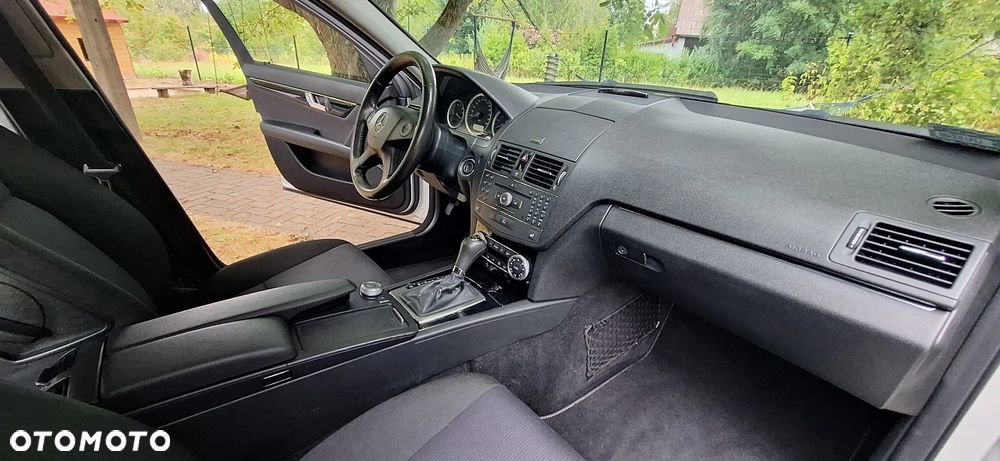 Mercedes-Benz Klasa C 220 CDI DPF Automatik Elegance - 38