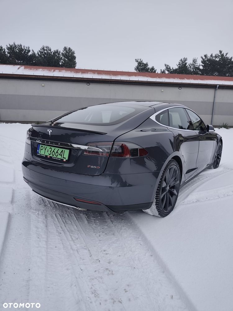 Tesla Model S D Performance - 5