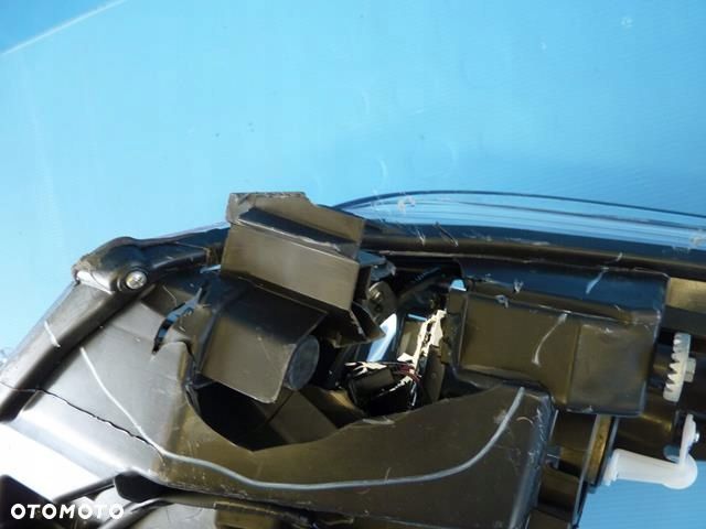 Toyota CHR Lampa Lewy Przód Led 6pin - 6