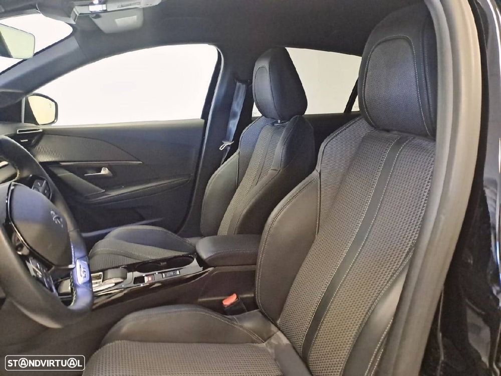 Peugeot e-208 50 kWh GT — fotografia 9