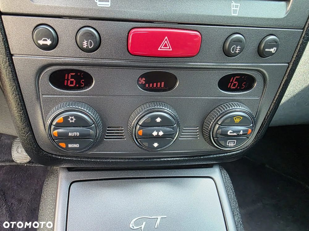 Alfa Romeo GT 1.9 JTD M-Jet Sportiva - 19