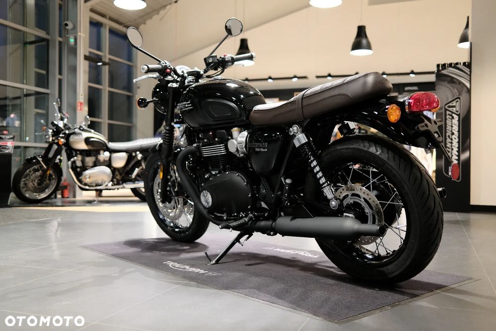 Triumph Bonneville - 9