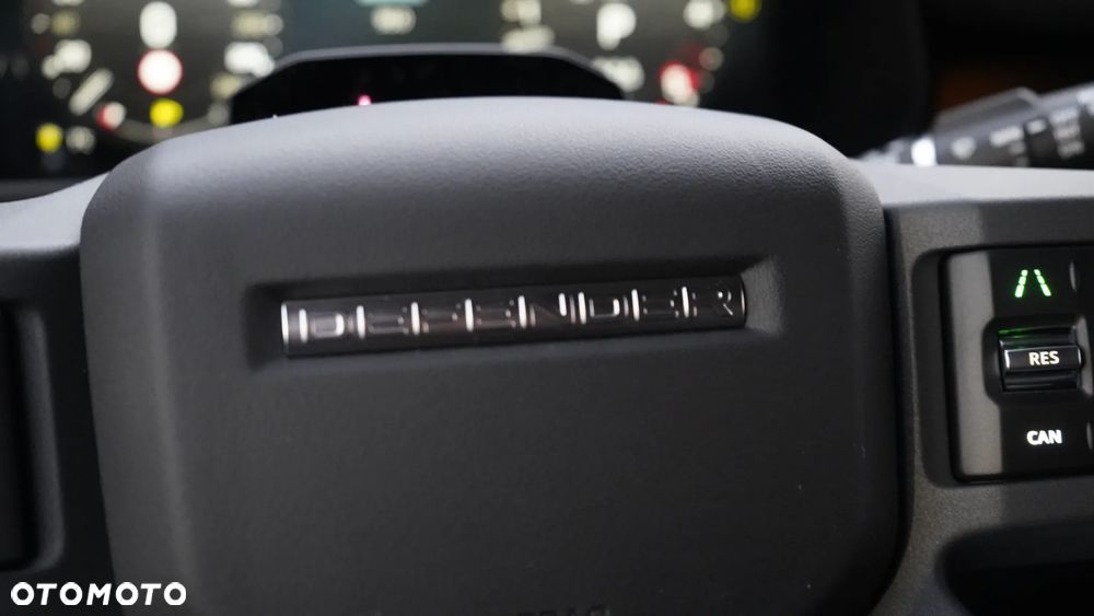 Land Rover Defender 3.0 D350 mHEV X-Dynamic HSE - 16