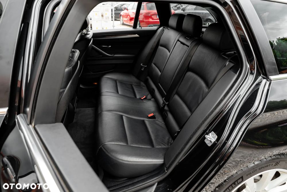 BMW Seria 5 525d xDrive Sport-Aut Modern Line - 21