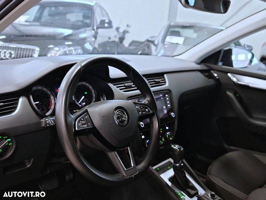 Skoda Octavia 2.0 TDI DSG Edition - 8