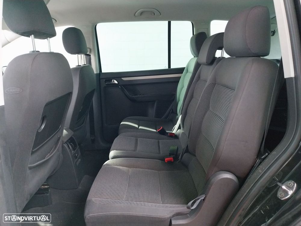 VW Touran 2.0 TDI Trendline 7L - 8