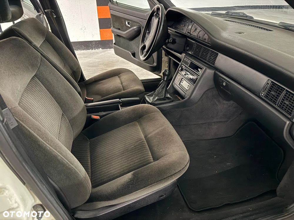 Audi 100 2.2 E - 22