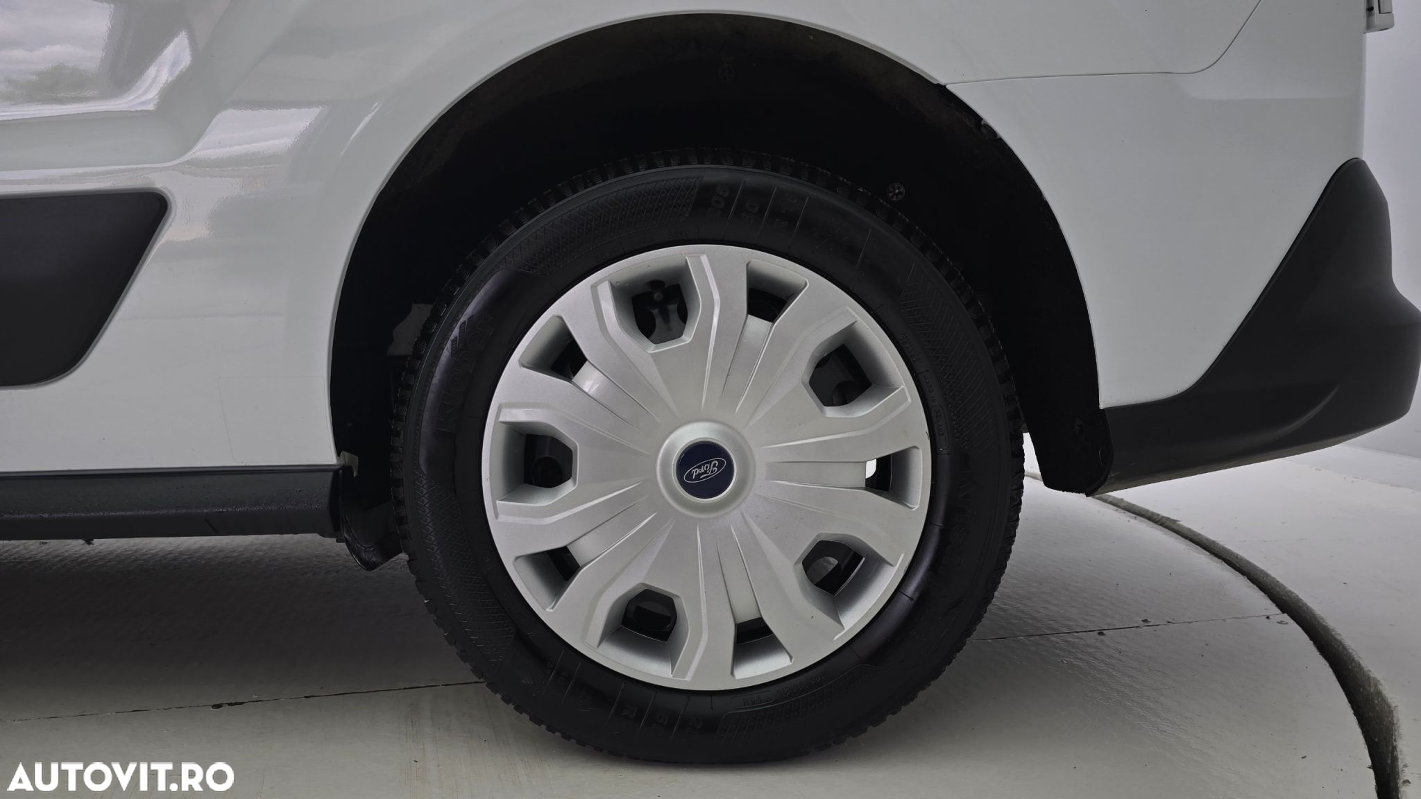 Ford Transit Connect - 23