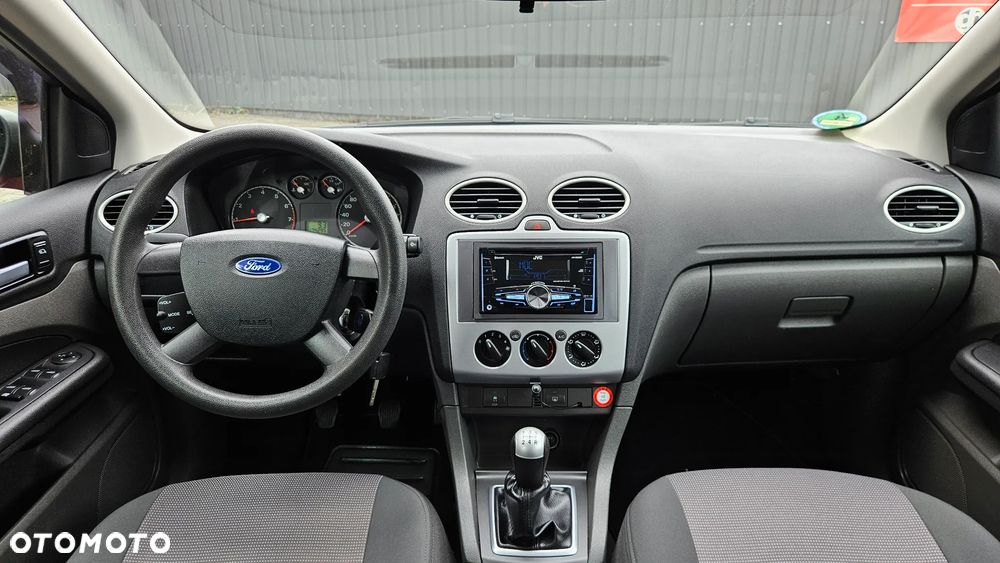 Ford Focus 1.4 16V Style+ - 17