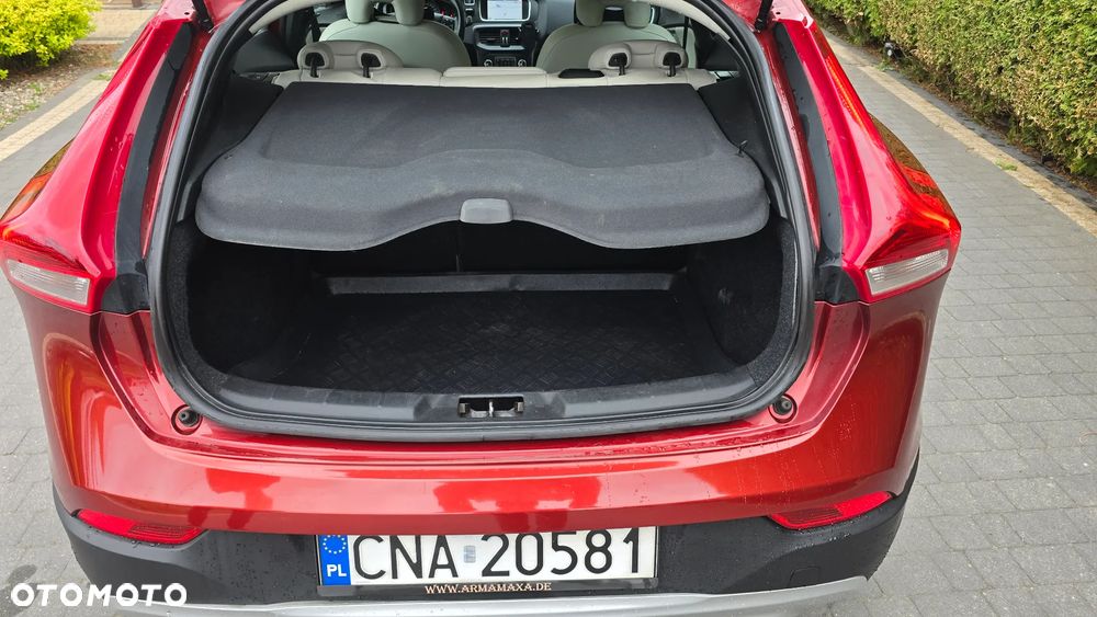 Volvo V40 D2 R-Design - 10