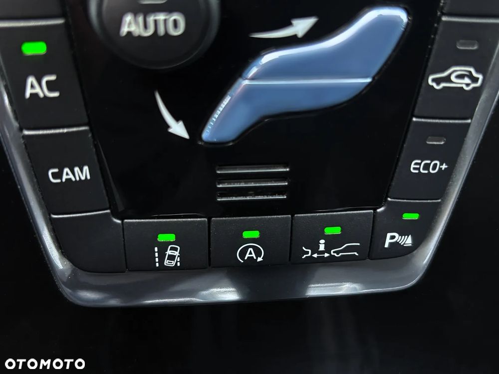 Volvo XC 60 D4 Geartronic Summum - 32