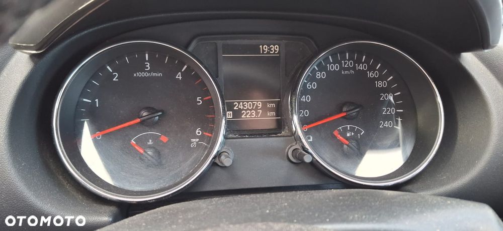 Nissan Qashqai 2.0 dCi 4x4 Visia EU5 - 8