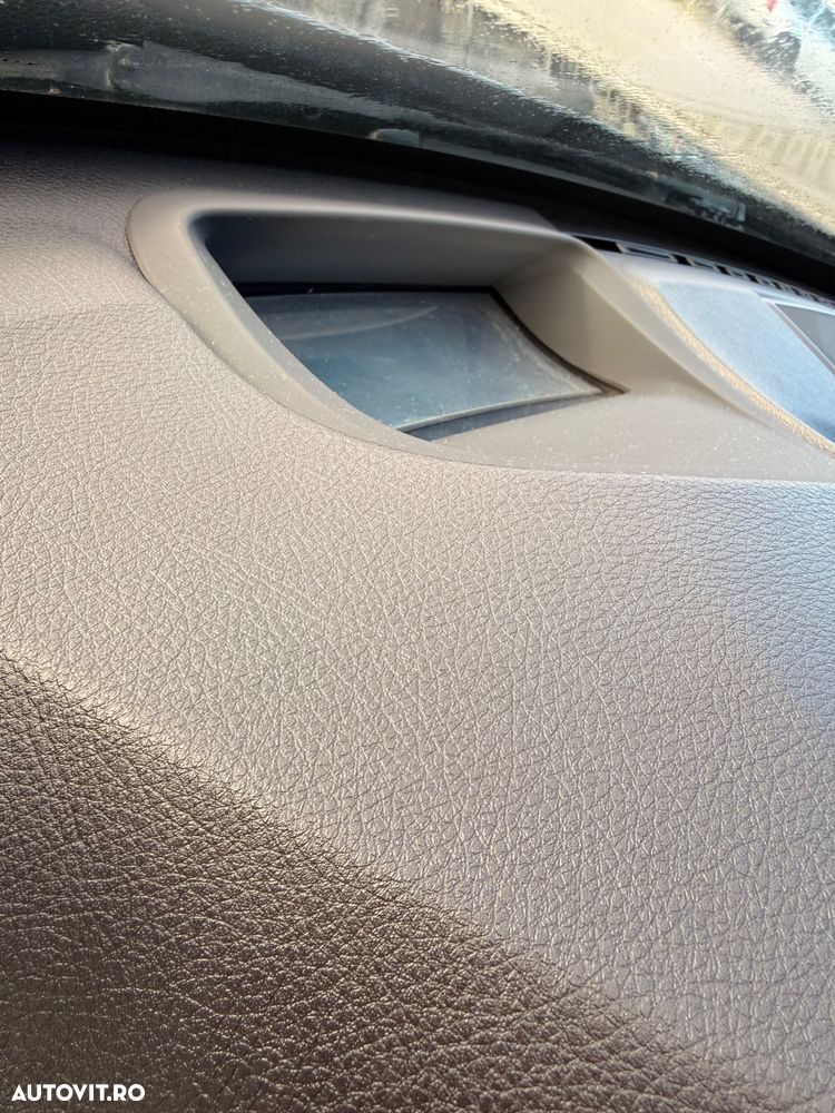 BMW Seria 3 330d Aut. M Sport - 13