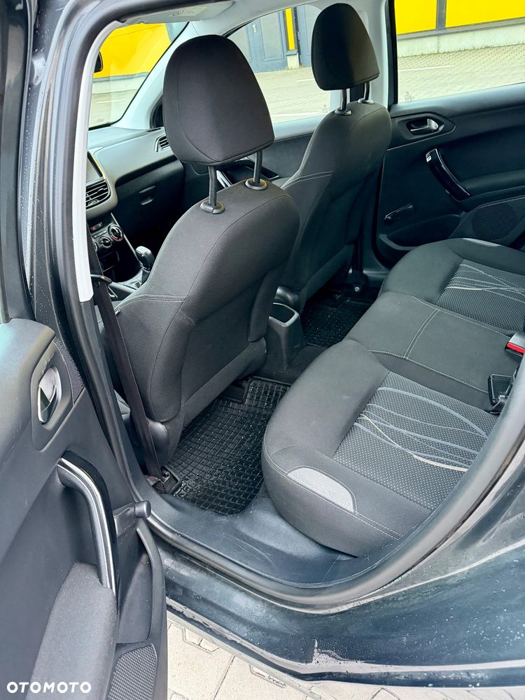Peugeot 208 1.6 e-HDi Allure STT - 7