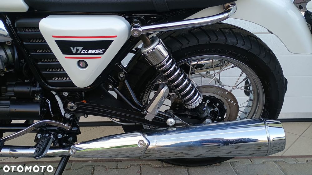 Moto Guzzi V7 - 19