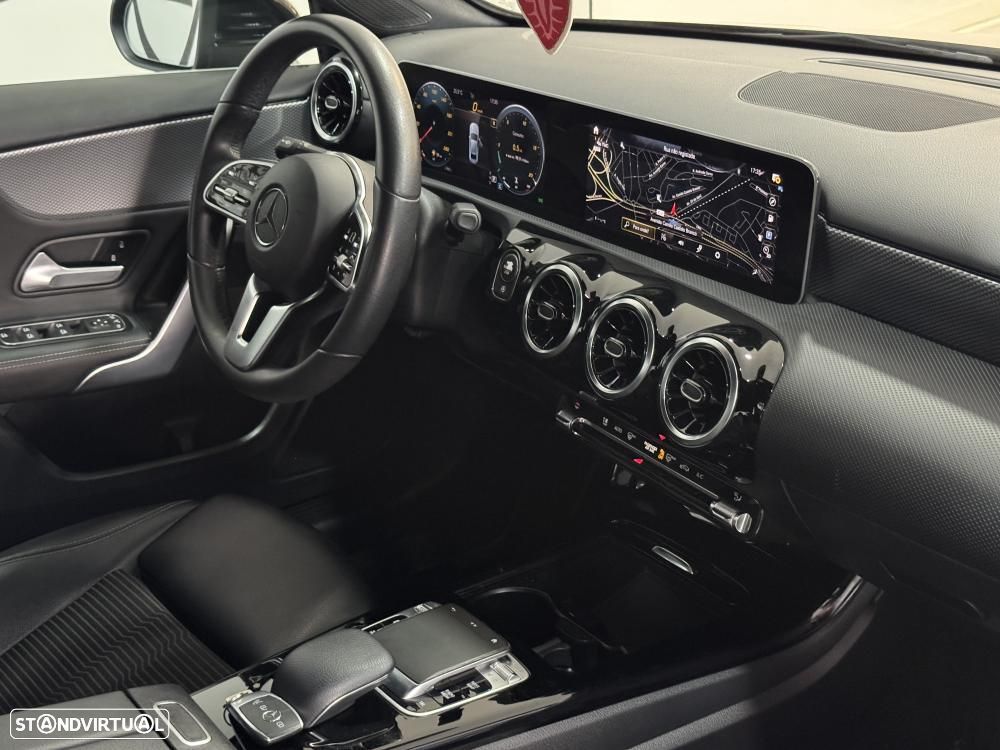 Mercedes-Benz A 180 Limousine d Progressive Aut. - 42