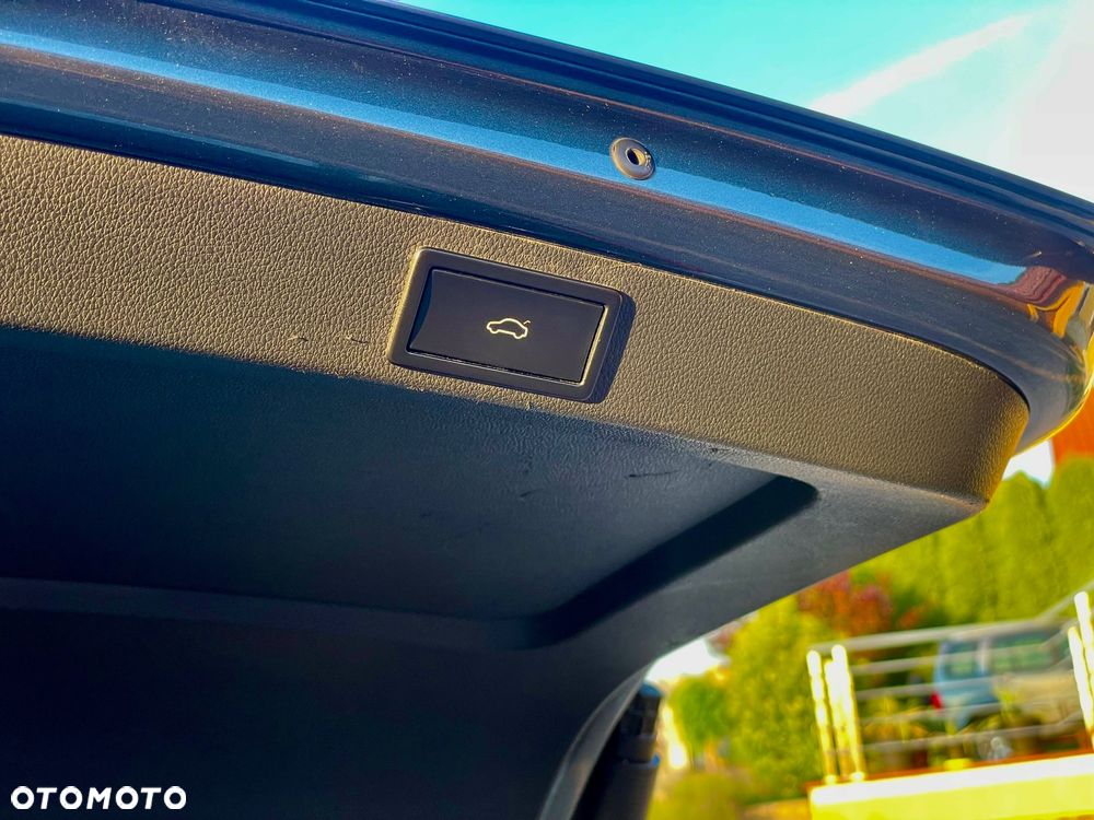 Skoda Octavia 2.0 TDI DSG RS - 23