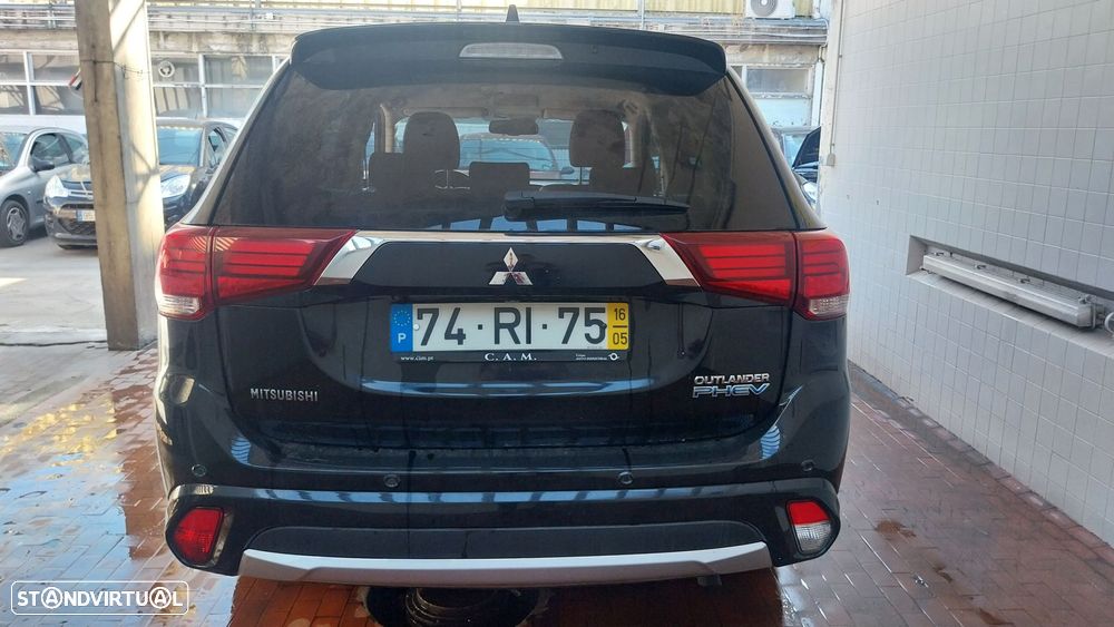 Mitsubishi Outlander 2.0 Intense Navi - 17