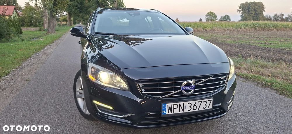 Volvo V60 D6 AWD Plug-in Hybrid Summum - 26