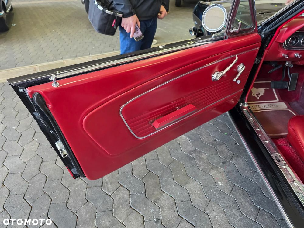 Ford Mustang - 9