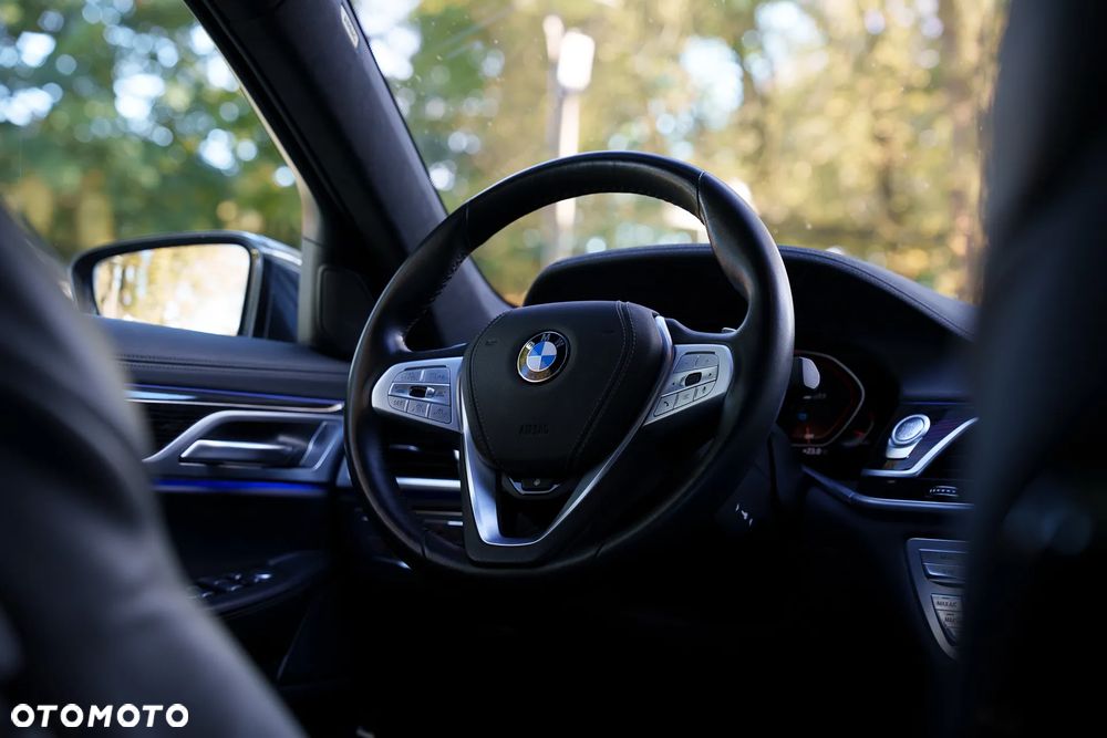 BMW Seria 7 730d mHEV - 11