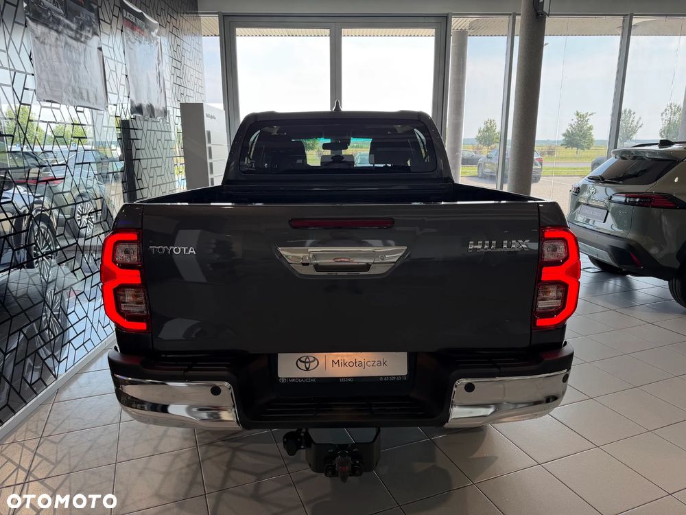 Toyota Hilux - 10