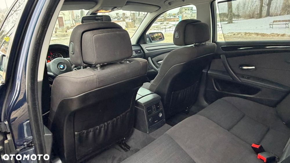 BMW Seria 5 525d xDrive - 15