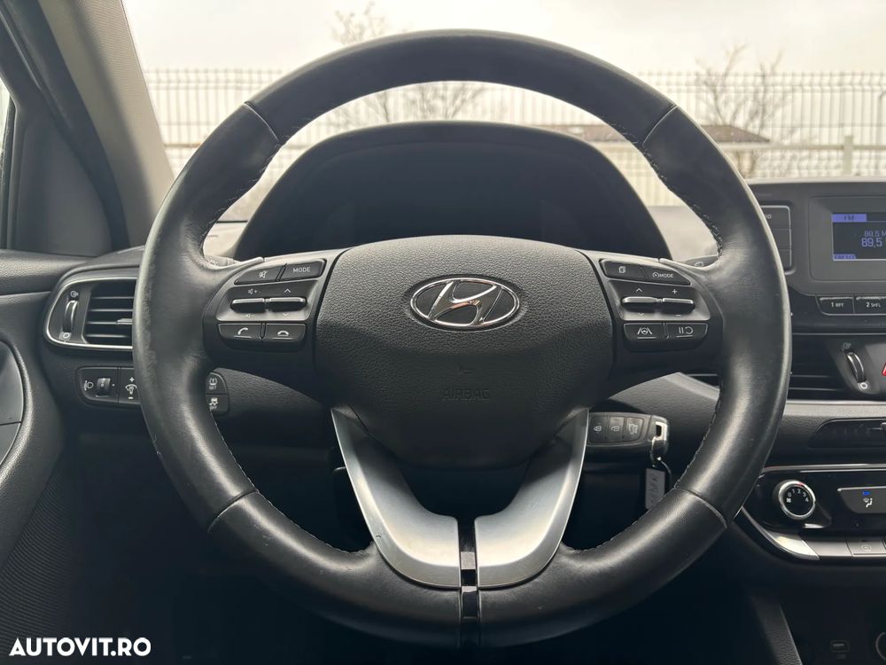 Hyundai i30 1.5 110CP 5DR M/T Comfort - 15