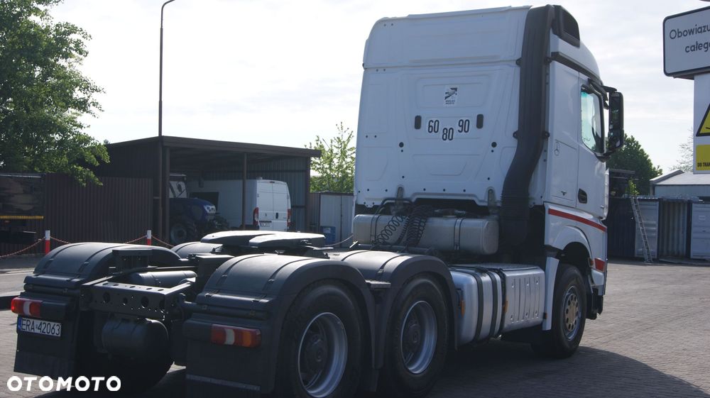 Mercedes-Benz Arocs - 16
