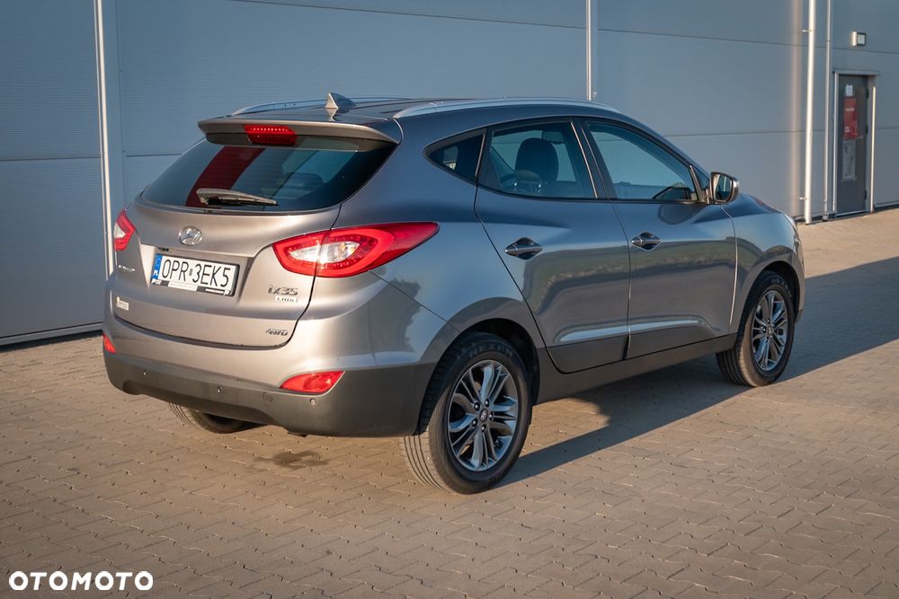 Hyundai ix35 2.0 CRDi 4WD Fifa World Cup Gold Edition - 22