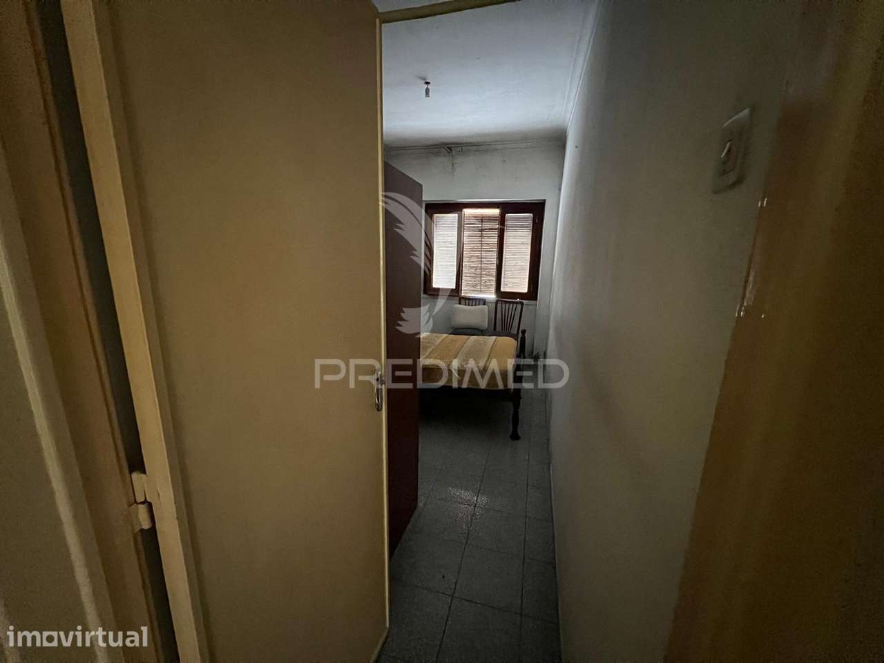 Apartamento T2 na Cova da Piedade – excelente potencial para remode... - Grande imagem: 4/9