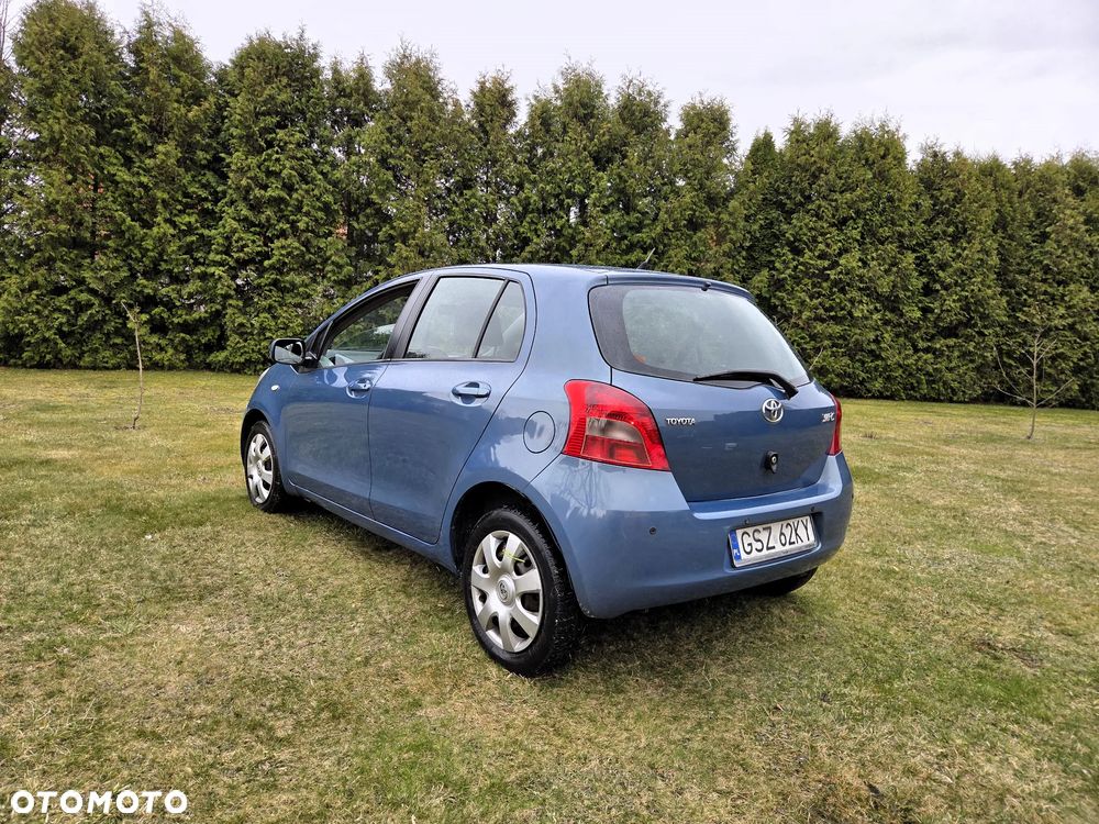 Toyota Yaris 1.3 - 3