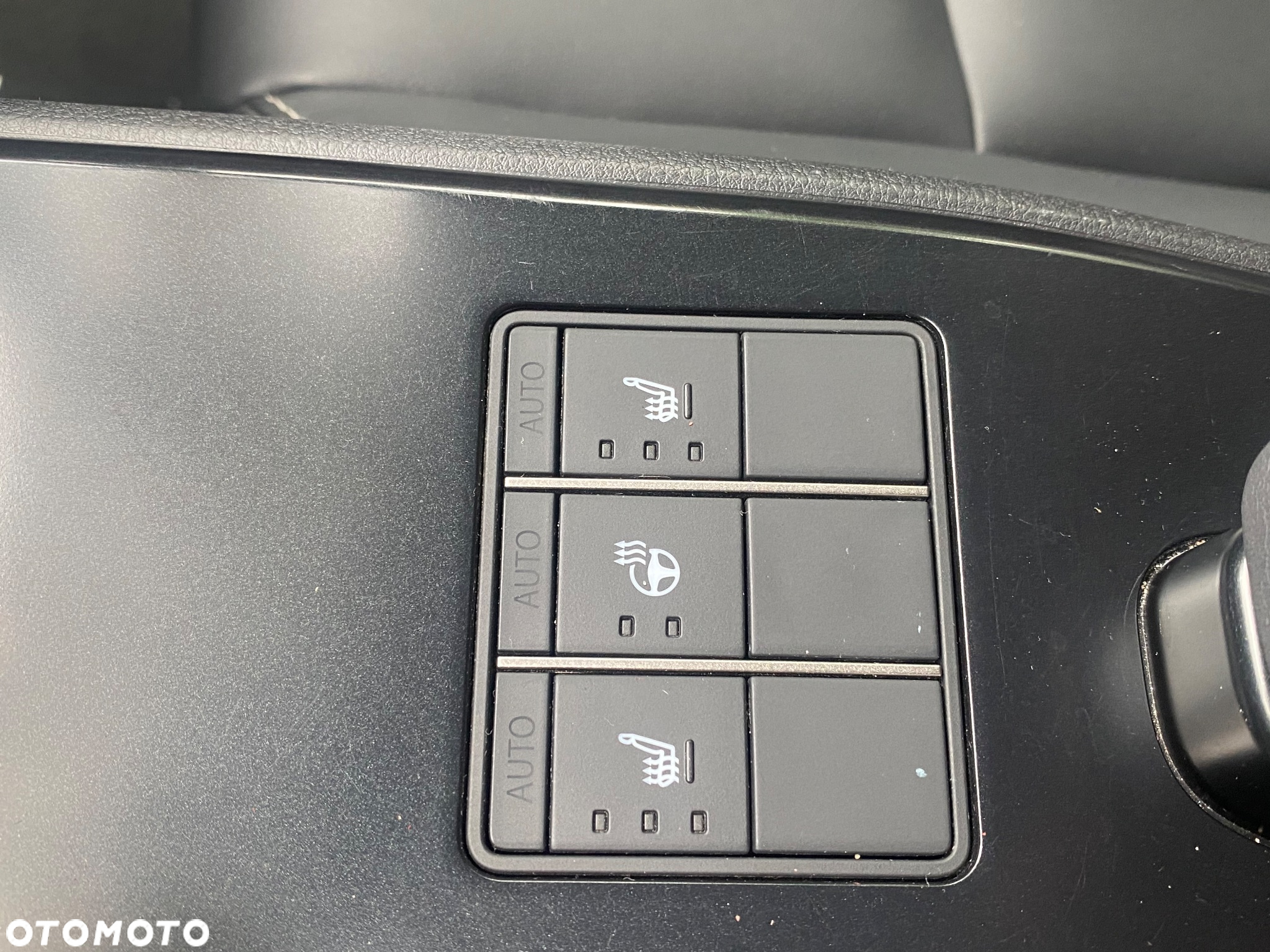 Lexus UX 250h GPF F Sport Design 2WD - 23