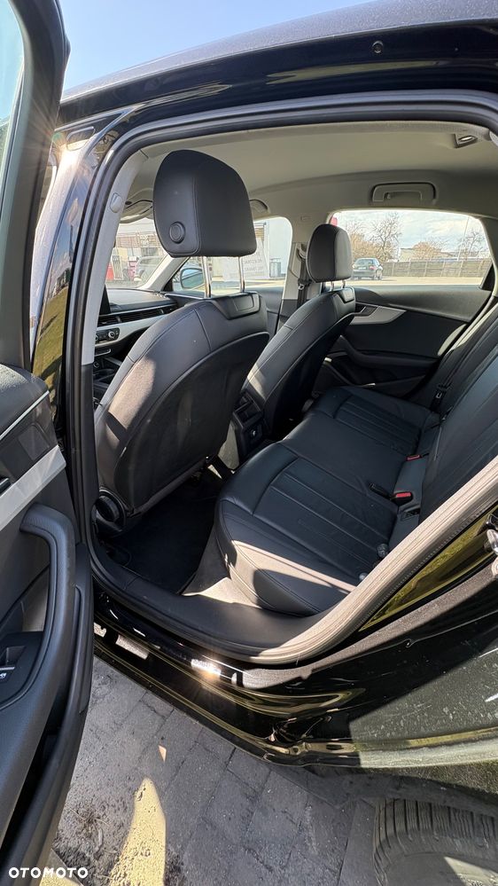 Audi A4 Limousine - 11