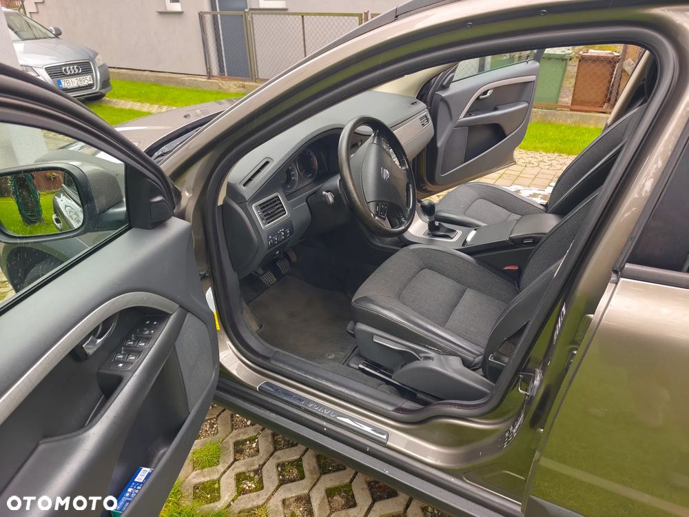 Volvo XC 70 D5 AWD Momentum - 8