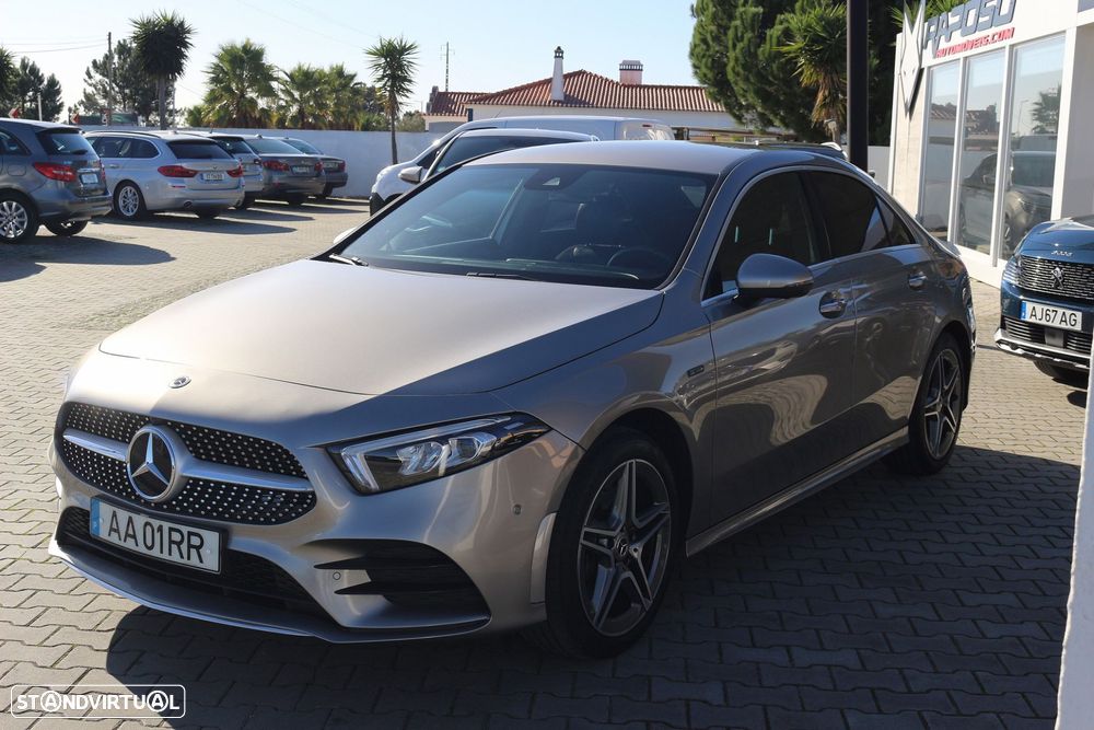Mercedes-Benz A 250 Limousine e AMG Line - 10