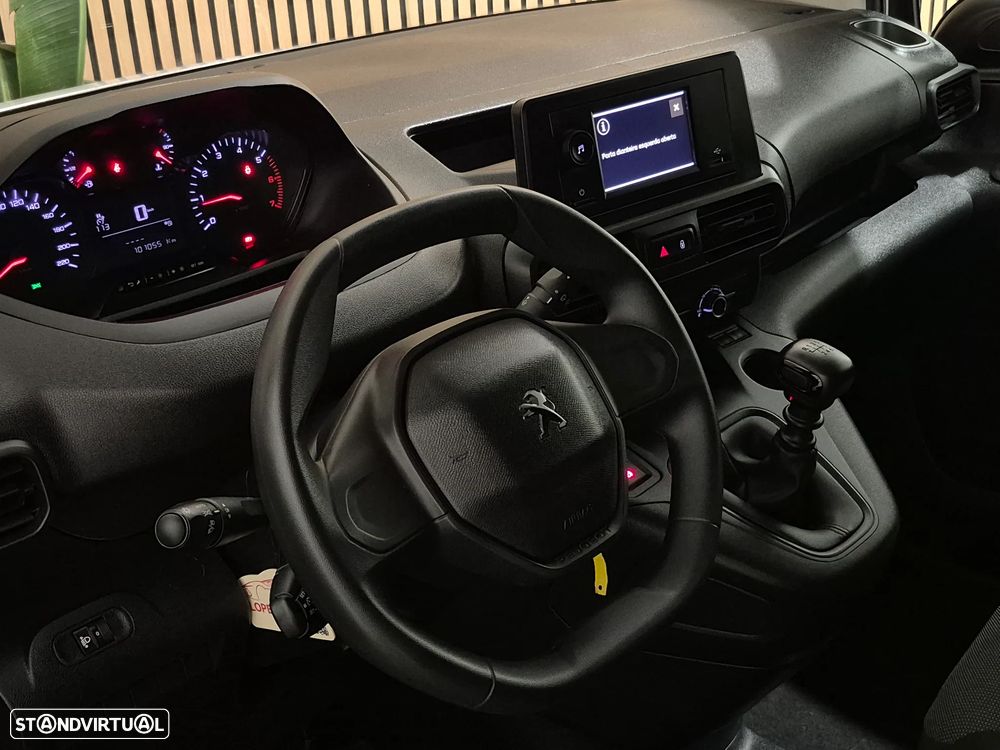 Peugeot Partner Longa - 99.000KM - 2023 | GARANTIA | NACIONAL - 3 LUG. - 22