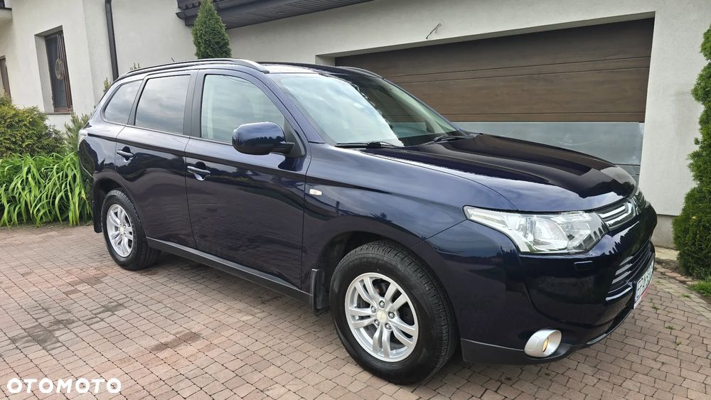Mitsubishi Outlander - 12