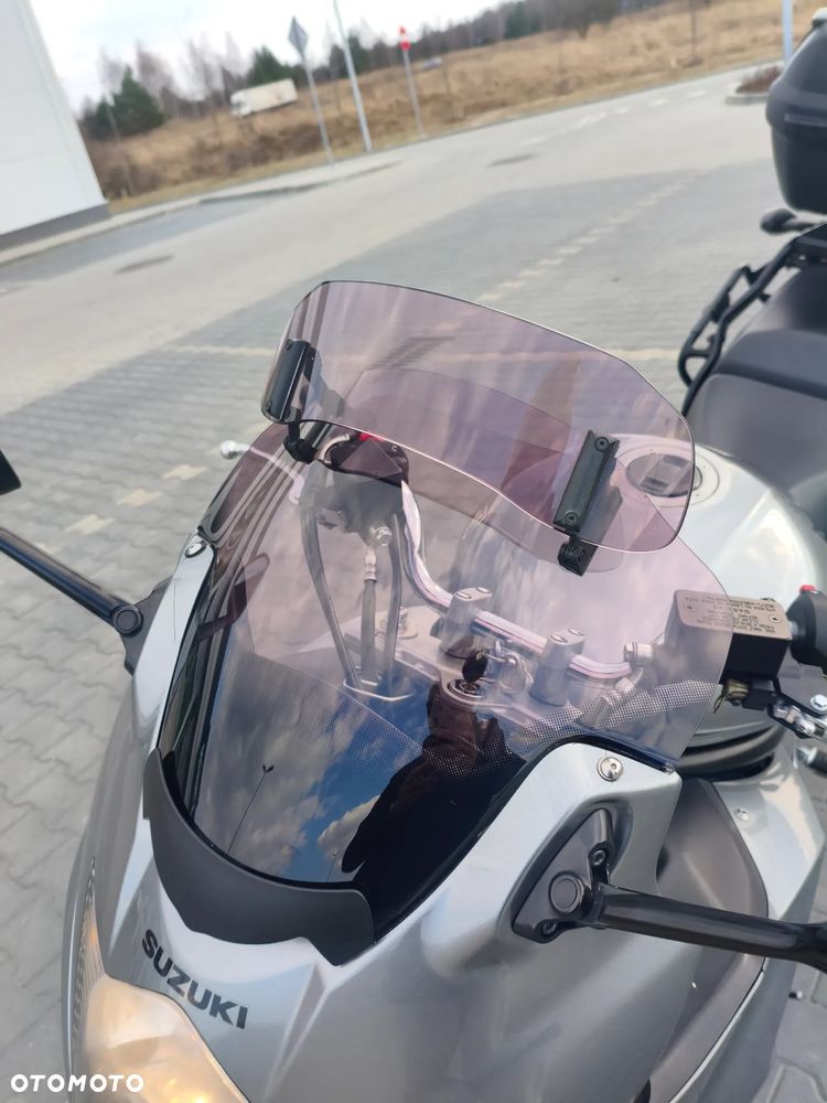 Suzuki GSX - 6