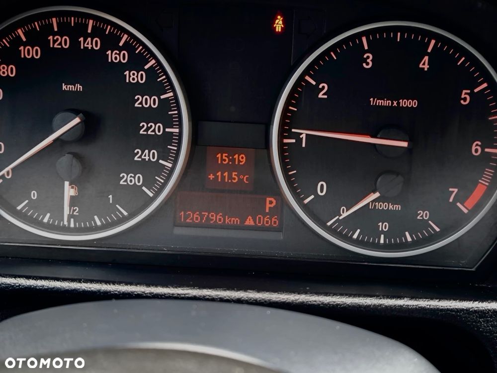 BMW X1 sDrive18i - 18