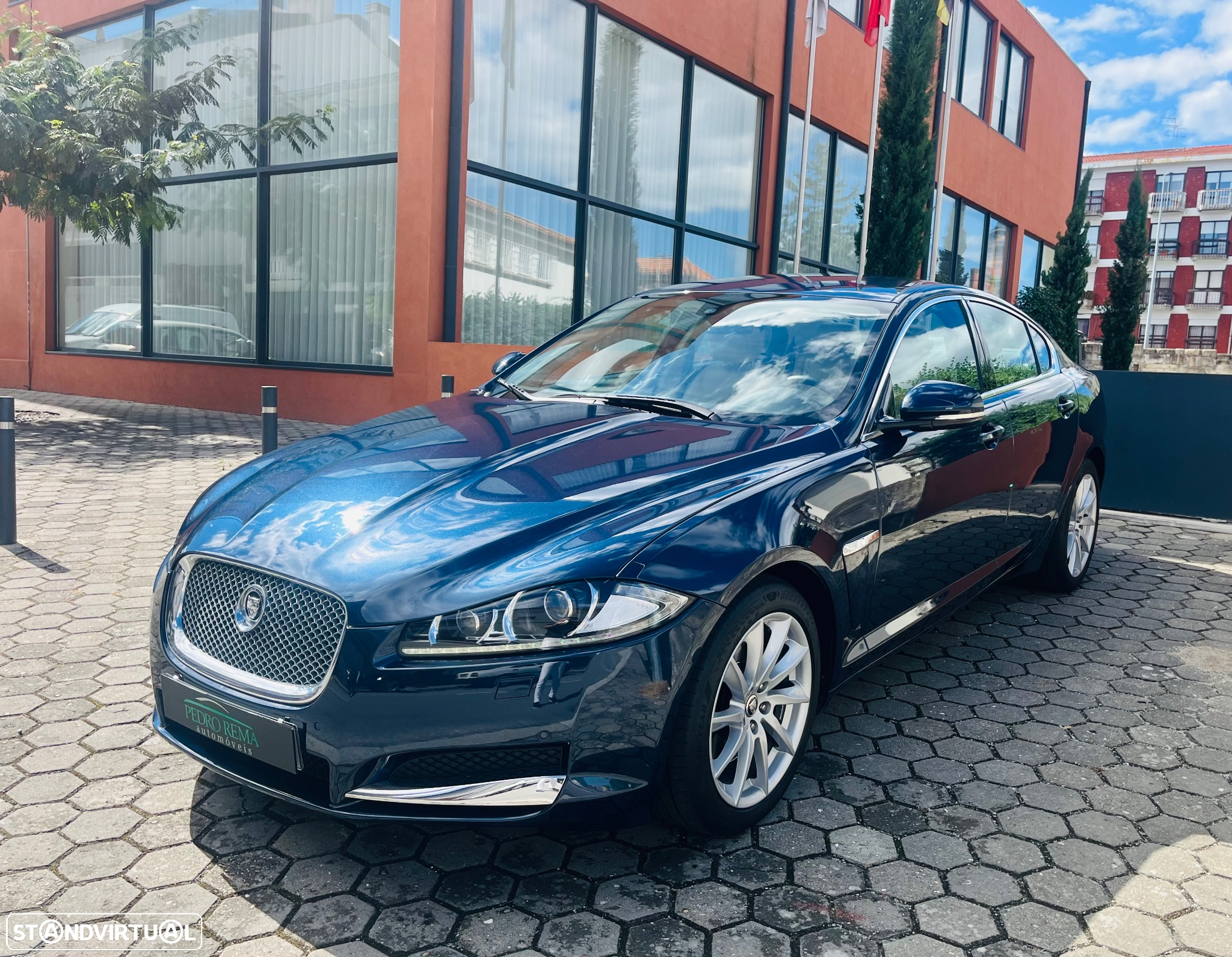 Jaguar XF 2.2 D Luxury - 7